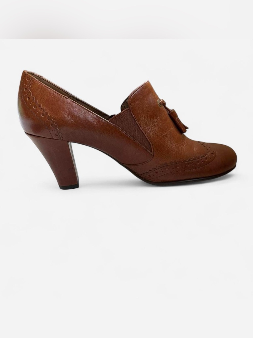 AEROSOLES HeelRest Brown Leather Tassel Mid Heel Pump